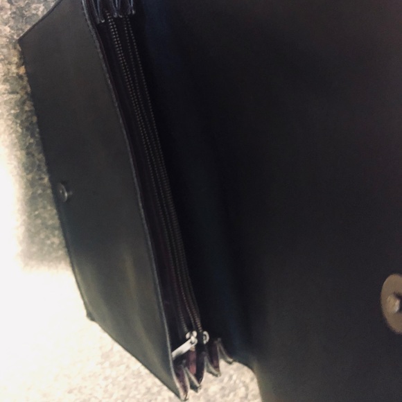 Matt and Nat cross body purse - Picture 2 of 4